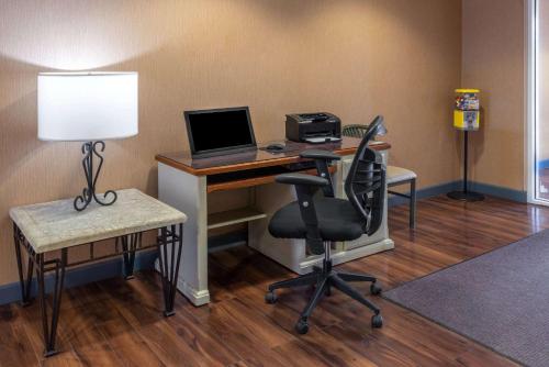 Gallery image of Microtel Inn & Suites in Raton