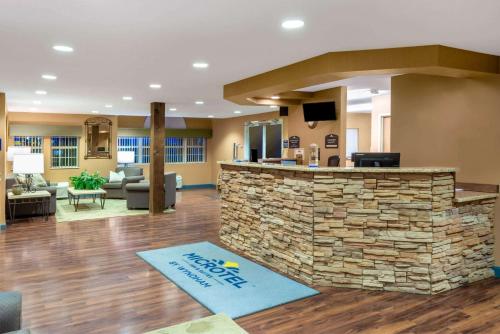 Gallery image of Microtel Inn & Suites in Raton