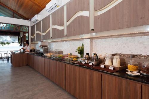 Еда / где поесть недалеко от курортного отеля