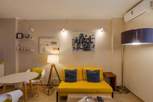 Χώρος καθιστικού στο Wehost Apartment in Orbi tower