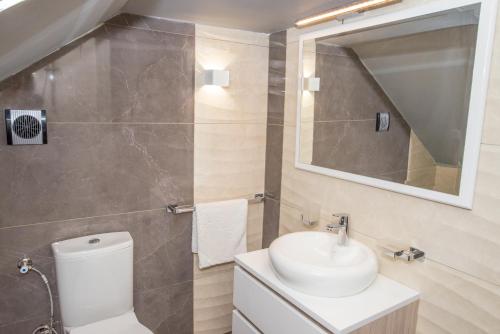 Jovan Apartmentsにあるバスルーム