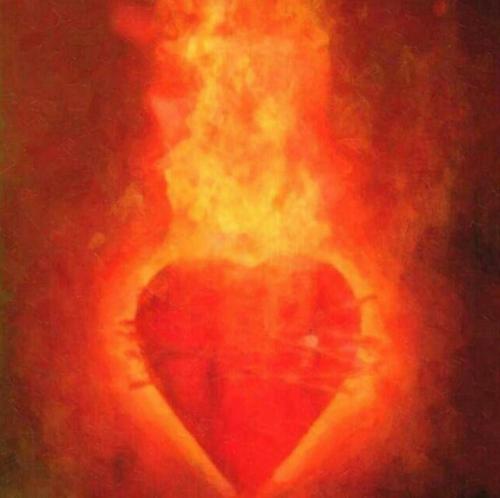 une photo d'un cœur englouti dans les flammes dans l'établissement Villa Sacro Cuore, à San Giovanni Rotondo