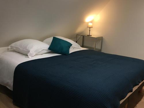 Ein Bett oder Betten in einem Zimmer der Unterkunft Le Loft - Chenonceaux - 3 étoiles