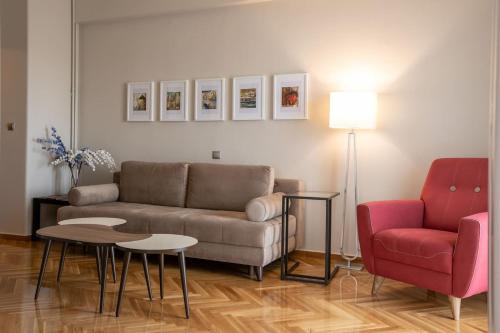 Fotografie z fotogalerie ubytování Luxurious 4 bdrm+3 bath Apt in the heart of Athens v Aténách
