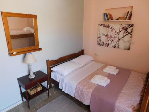Postel nebo postele na pokoji v ubytování A Bright Home Away From Home