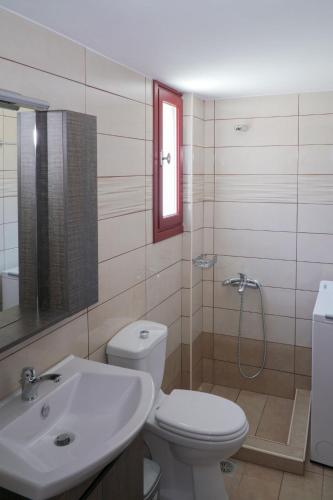 Bilik mandi di ANEFANTI VILLAS
