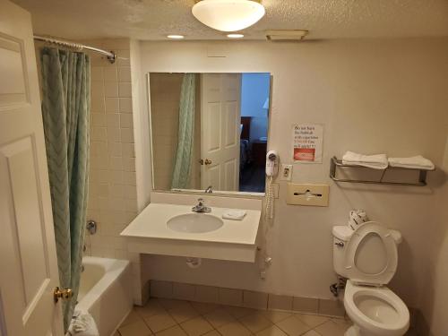Et badeværelse på Horizon Inn Norcross