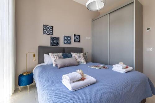 Postel nebo postele na pokoji v ubytování Magical 3BR/Parking with amazing view, city center