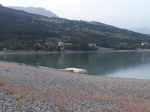 Φυσικό τοπίο κοντά σε αυτό το κάμπινγκ