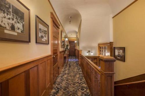 Gambar di galeri bagi Pacific Grove Inn di Pacific Grove