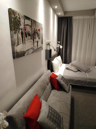 Mini Central Studio