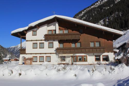 Imagen de la galería de Haus Astoria, en Sankt Leonhard im Pitztal