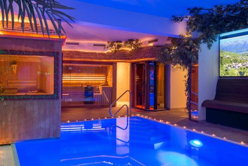 Bazén v ubytování Hotel Engel nebo v jeho okolí
