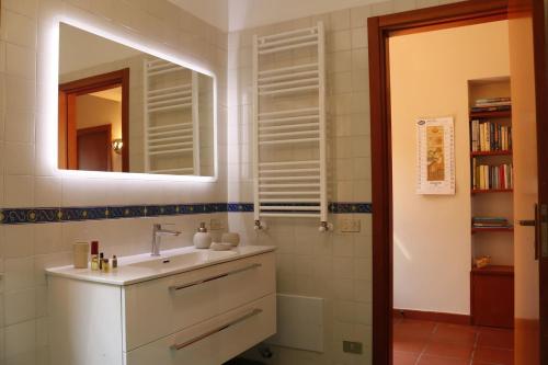 A bathroom at Villa Canale