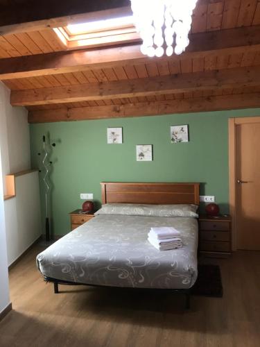 Postel nebo postele na pokoji v ubytování Apartaments Ca L'Albert