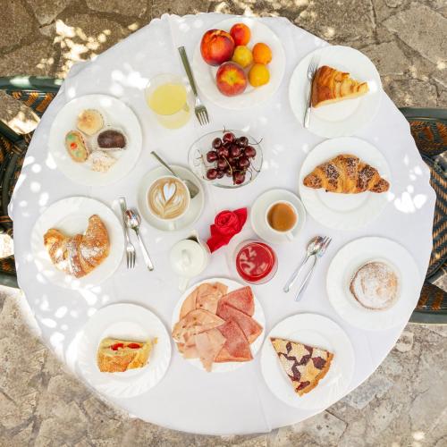 B&Bの敷地内または近くでの食事または食べ物