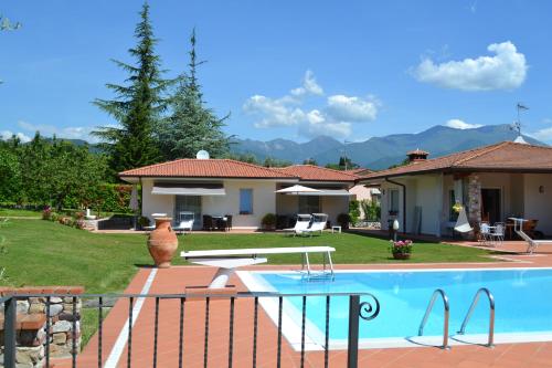 Fotografie z fotogalerie ubytování Villa Josephine v destinaci San Felice del Benaco
