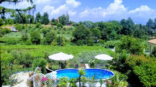 The swimming pool at or close to Antico Casale Fabrizi