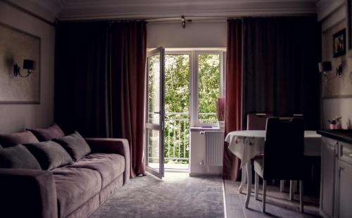 Ruang duduk di Апартаменты LUXURY LAVANDER