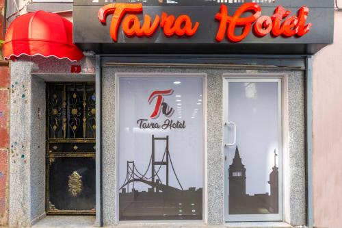 Sijil, anugerah, tanda atau dokumen lain yang dipamerkan di Tavra hotel