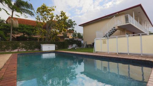 Bazén v ubytování Tweed Heads Vegas Motel nebo v jeho okolí