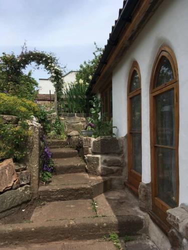 The Hideaway - a charming, unique retreat in Long Ashton, Bristol photo 7