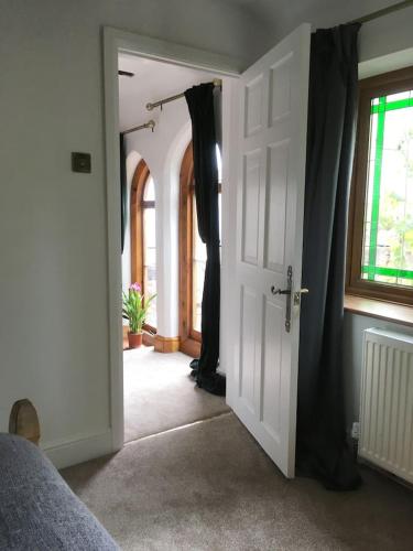 The Hideaway - a charming, unique retreat in Long Ashton, Bristol photo 14