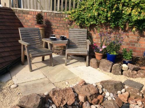 The Hideaway - a charming, unique retreat in Long Ashton, Bristol photo 17