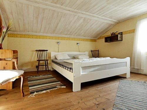 Three-Bedroom Holiday home in Jönköping 객실 침대