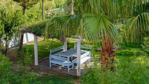 Irem Garden Hotel & Apartmentsにある庭