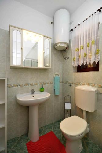 Ένα μπάνιο στο Apartment Zena