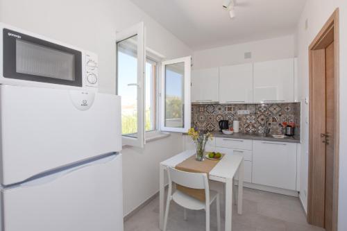 Dapur atau dapur kecil di Villa Magena - Modern Apartments in Pag Center