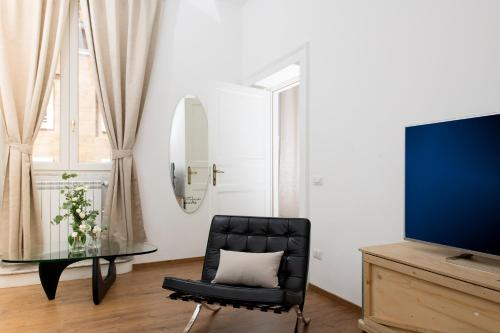 New! Spanish Step Design Apartment