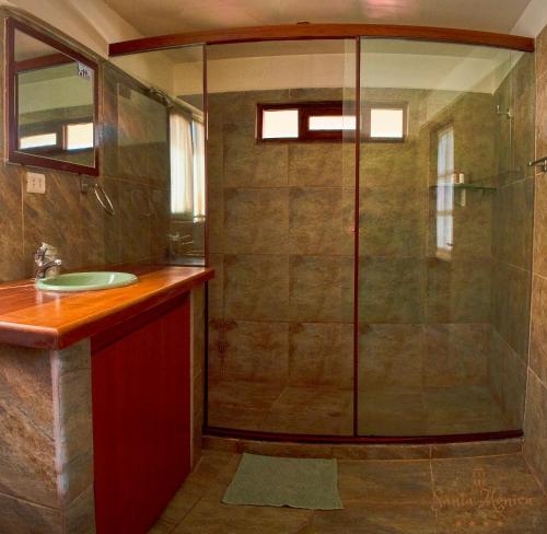 
A bathroom at Hotel Santa Mónica
