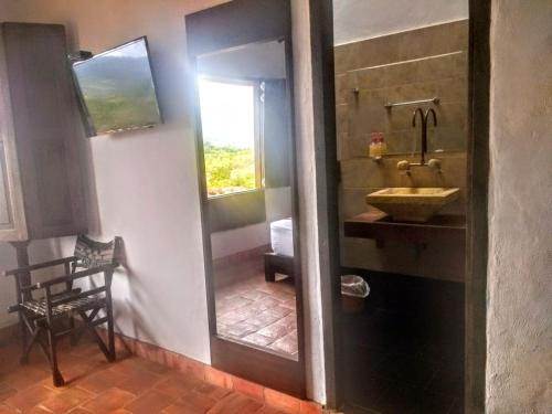 Bathroom sa La Loma Hotel Barichara