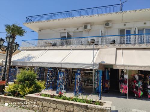 Το κτήριο όπου στεγάζεται  το διαμέρισμα