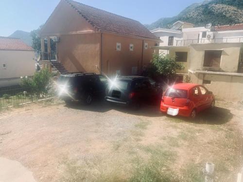 Gambar di galeri bagi Apartments in villa Viktoria di Sutomore