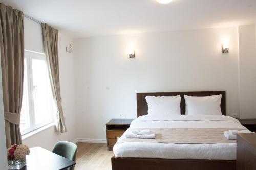 Gallery image of Seasons Hotel in Struga