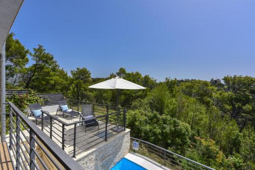 Πισίνα στο ή κοντά στο Villa Mirta ZadarVillas