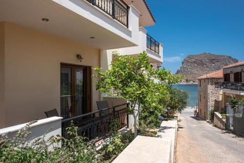 Foto da galeria de Cyrenia Guesthouse em Monemvasia