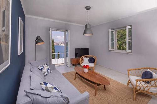 Posedenie v ubytovaní St Jakov Superior Beach Apartment with Free Parking