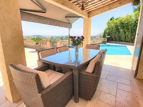Gallery image of 3 Bedrooms Villa near Cannes - Pool & Jacuzzi - Sea View in Mandelieu-la-Napoule