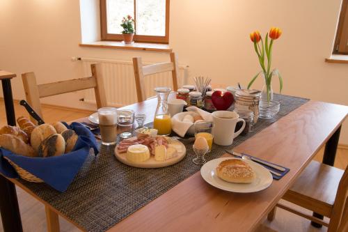 Opções de café da manhã disponíveis para hóspedes em Hormannhof