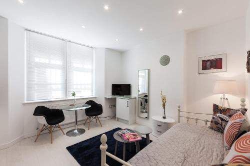 Central London Apartment - Great Location photo 36