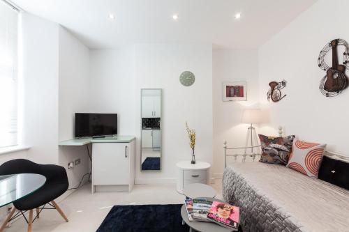 Central London Apartment - Great Location photo 35