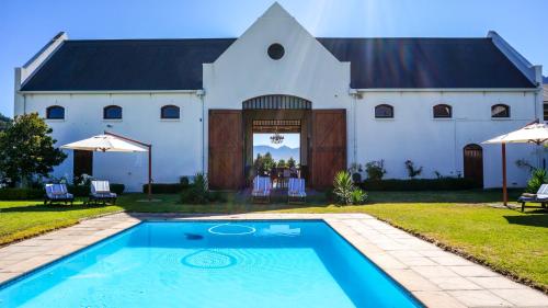 Πισίνα στο ή κοντά στο Zorgvliet Wines Country Lodge