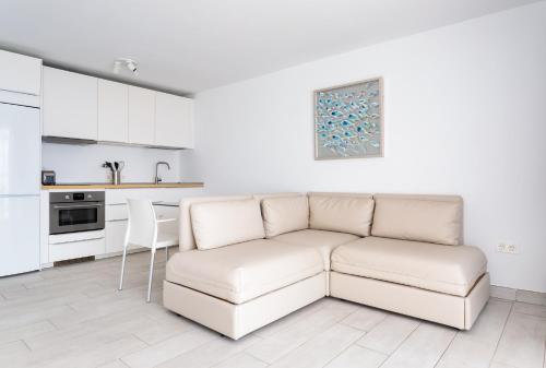 Cabrera Suite