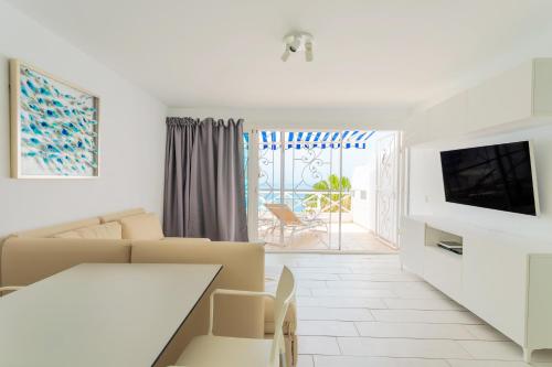 Cabrera Suite
