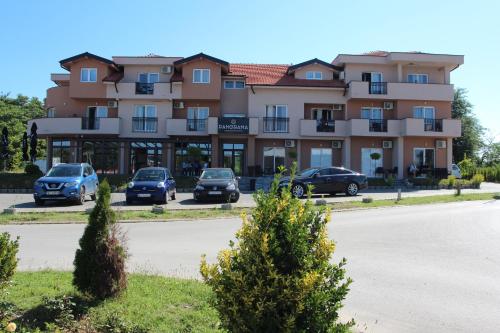 Το κτήριο όπου στεγάζεται  το διαμέρισμα