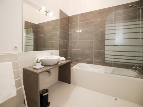 Bilik mandi di City Stays Cais do Sodre Apartments